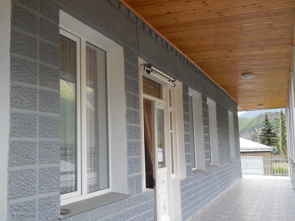 Ineza'S Guest House Kazbegi Εξωτερικό φωτογραφία